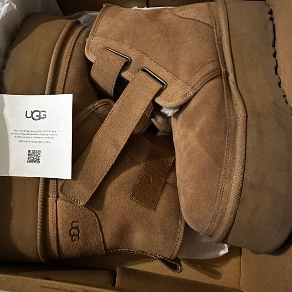 Uggs NEUMELPlatform Boots Tan sz 9 guc in box - Picture 16 of 16